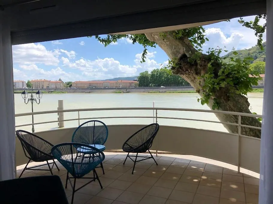 Blue**** Vue Exceptionnelle Sur Le Rhone Apartment Tain-l'Hermitage